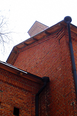 포토 JPG 해외이미지 외관 겨울 벽돌 핀란드 굴뚝 사람없음 건물 빨간색 나뭇가지 헬싱키 해외202004 해외포토 나무 건축물 계절 컬러 북유럽 파일형식 이미지허브