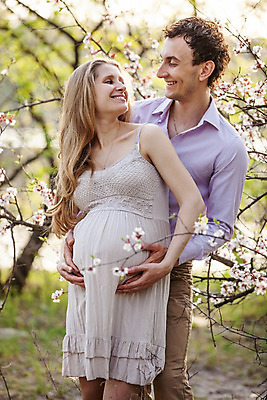 포토 JPG 해외이미지 나무 백인 라이프스타일 커플 응시 계절 공원 여자 남자 꽃 행복 포즈 2 가족 자연 함께함 사랑 서기 사람 성인 야외 두명 봄 임신 벚꽃 흰색 닫기 큼 해외202004 해외포토 서양인 식물 시선 공공시설 감정 컬러 컨셉 관계 모션 생활 크기 생태계 파일형식 이미지허브