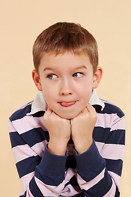 포토 JPG 해외이미지 스튜디오촬영 백인 1 라이프스타일 남자 행복 감정 얼굴 어린이 포즈 생각 짧은머리 표정 요리 한명 미소 사람 소년 청춘 머리 유행 기쁨 흰색 표현 유머 찡그림 시원함 펑키 고립 표현성 해외202004 해외포토 서양인 헤어스타일 컬러 컨셉 실내 생활 신체부위 파일형식 이미지허브