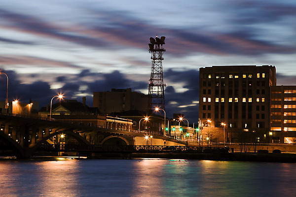 포토 JPG 해외이미지 구름 건축양식 하늘 아파트 사람없음 강 사무실 반사 일몰 야간 해외202004 해외포토 자연요소 건축 비즈니스 주택 노을 파일형식 이미지허브