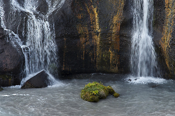 포토 JPG 해외이미지 유럽 여행 자연 산 아이슬란드 풍경 사람없음 물 여름 강 힘 봄 폭포 흐름 바위 개울 북쪽 해외202004 해외포토 자연요소 계절 나라 컨셉 돌_바위 방향 생태계 파일형식 이미지허브