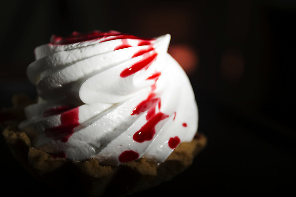 포토 JPG 해외이미지 디자인 음식 백그라운드 디저트 사탕 선물 요리 사람없음 빨간색 바구니 케이크 검은색 식사 껍질 흰색 달콤 작음 설탕 컵케이크 크림 오브젝트 싱글 머핀 단백질 마멀레이드 타르트 페스츄리 해외202004 해외포토 빵 컬러 맛 크기 잼 파이_빵 영양소 파일형식 이미지허브