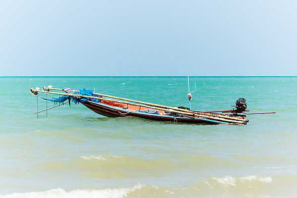 포토 JPG 해외이미지 전통 밧줄 파도 바다 교통시설 태국 사람없음 야외 목재 물 햇빛 맑음 보트 낚시꾼 엔진 어장 스카이라인 옛날 해외202004 해외포토 자연요소 나무 아시아 줄 교통 배_교통 재료 날씨 태양 시설 파일형식 이미지허브