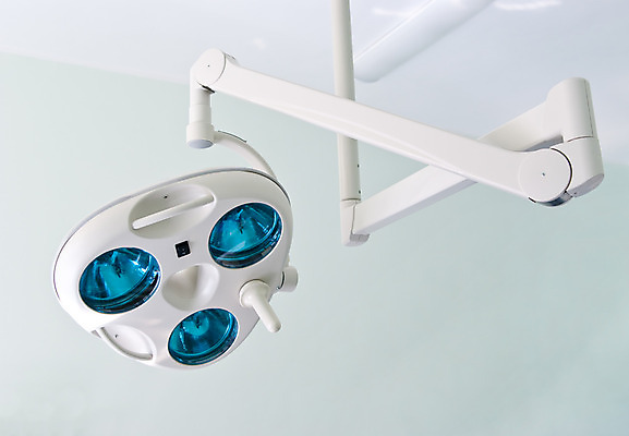 포토 JPG 해외이미지 병원 사람없음 빛 약 방 장비 흰색 램프 수술 구급차 오브젝트 천장 외과 해외202004 해외포토 컬러 의학 자동차 조명 치료 파일형식 이미지허브