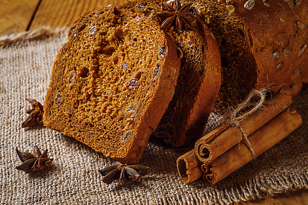 포토 JPG 해외이미지 음식 빵 다이어트 과일 해바라기 건강 씨앗 사람없음 목재 갈색 식사 빵집 식탁보 신선 막대기 아침식사 상품 낟알 밀 굽기 먹기 유기농 슬라이스 덩어리 건포도 시나몬 핸드메이드 호밀 비건 해외202004 해외포토 나무 식물 웰빙 꽃 컬러 재료 모션 포도 곡류 상점 구이 건과일 채식주의자 파일형식 이미지허브