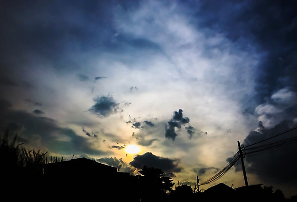 포토 JPG 해외이미지 구름 백그라운드 오렌지 자연 하늘 아침 추상 풍경 사람없음 여름 파란색 빛 컬러풀 햇빛 태양 반사 노란색 일출 검은색 어둠 일몰 흰색 야간 저녁 속도 폭풍 내추럴 해외202004 해외포토 주간 자연요소 계절 컬러 무늬 과일 날씨 노을 생태계 파일형식 이미지허브