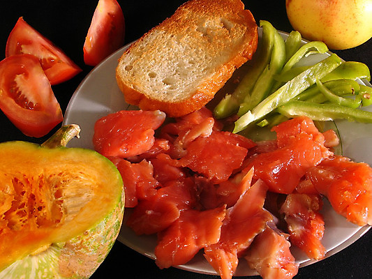 포토 JPG 해외이미지 전통 그릇 접시 음식 빵 토마토 호박 어류 사람없음 주방 저녁식사 맛 사과 기아 후추 정물화 해외202004 해외포토 식기 컨셉 채소 과일 식사 수중동물 사회이슈 향신료 그림 파일형식 이미지허브