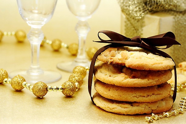 포토 JPG 해외이미지 전통 계절 행복 별 리본 음료 음식 백그라운드 크리스마스 겨울 목걸이 공 유리 휴가 디저트 기념 선물 사람없음 장식 빛 상자 갈색 노란색 파티 쌓기 쿠키 와인 축제 축하 생일 황금 달콤 맛 샴페인 먹기 구슬 활 해외202004 해외포토 자연요소 기념일 감정 컬러 컨셉 장신구 모션 재질 주류 이벤트 파일형식 이미지허브