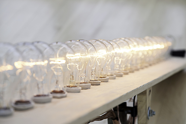 포토 JPG 해외이미지 백그라운드 컨셉 전구 상상 유리 조명 아이디어 매달리기 사람없음 초록색 빛 검은색 힘 에너지 램프 닫기 정상 시원함 백열등 싱글 천막 문학 형광등 해결 빛망울 혁명 고립 광 라스베가스 발명 텅스텐 효율 주도 해외202004 해외포토 컬러 모션 재질 전등 예절 원소 파일형식 이미지허브