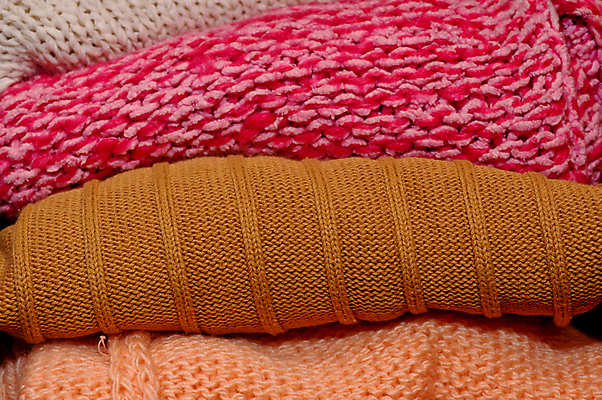 포토 JPG 해외이미지 옷 산업 백그라운드 셔츠 티셔츠 오렌지 바지 종류 사람없음 빨간색 초록색 파란색 컬러풀 노란색 유행 쌓기 흰색 청바지 직물 면 빨래 스웨터 오브젝트 질감 흙더미 고립 접기 스타일 많음 해외202004 해외포토 컬러 컨셉 상의 가사 과일 모션 하의 흙 파일형식 더미 이미지허브