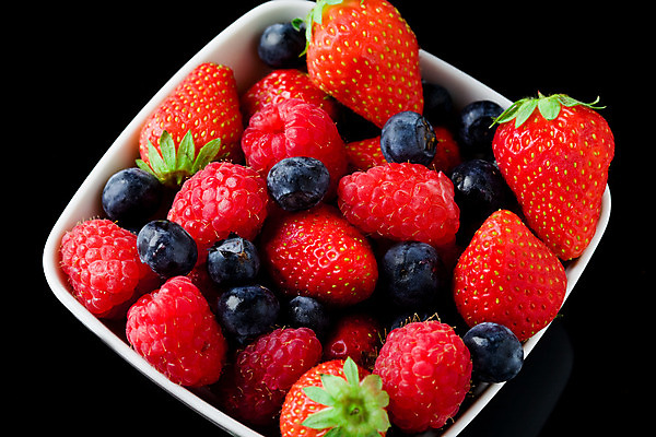 포토 JPG 해외이미지 열매 음식 과일 딸기 건강 사람없음 반사 신선 최고 맛 블루베리 산딸기 해외202004 해외포토 식물 컨셉 파일형식 이미지허브
