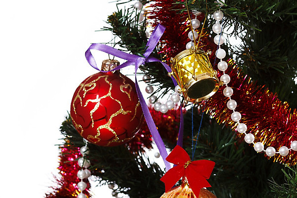 포토 JPG 해외이미지 나무 식물 전통 계절 행복 리본 백그라운드 크리스마스 겨울 공 휴가 기념 한명 장식 빨간색 초록색 흰색 축하 묘사 오브젝트 솔방울 상록수 고립 해외202004 해외포토 1 기념일 감정 컬러 컨셉 사람 파일형식 이미지허브