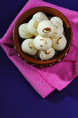 포토 JPG 해외이미지 디저트 사람없음 도자기 원형 사기그릇 냅킨 인도음식 해외포토 도형 그릇 음식 동양음식 파일형식 이미지허브