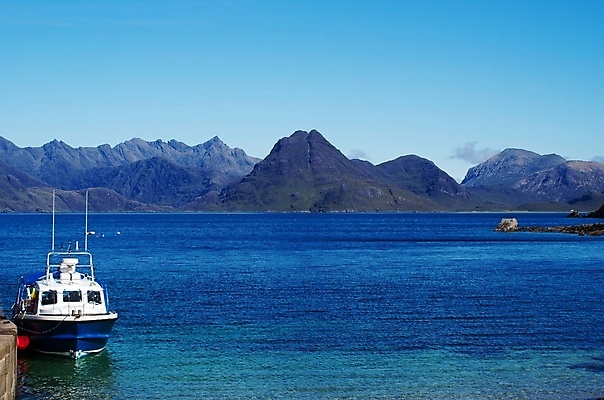 포토 JPG 해외이미지 구름 호수 바다 섬 여행 하늘 날씨 휴가 풍경 사람없음 야외 물 파란색 햇빛 여행객 절벽 회색 습지 북쪽 산악지대 스코틀랜드 해외202004 해외포토 자연요소 컬러 영국 산 사람 태양 방향 파일형식 이미지허브