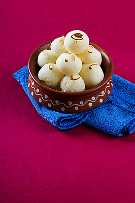 포토 JPG 해외이미지 디저트 사람없음 도자기 원형 사기그릇 냅킨 인도음식 해외포토 도형 그릇 음식 동양음식 파일형식 이미지허브