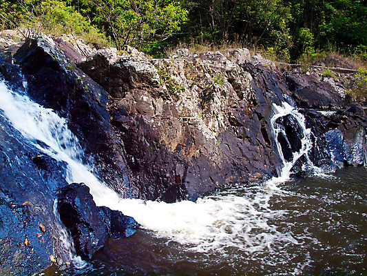 포토 JPG 해외이미지 나무 식물 공원 아시아 여행 태국 자연 조류 산 바닥 동양인 풍경 사람없음 야외 물 여름 세계 환경 폭포 흐름 바위 개울 재산 선택 숲 즐거움 수로 운하 보호구역 웅장함 전국 파라다이스 현재 해외202004 해외포토 자연요소 동물 계절 공공시설 감정 나라 컨셉 인종 금융 강 돌_바위 생태계 구역 파일형식 이미지허브