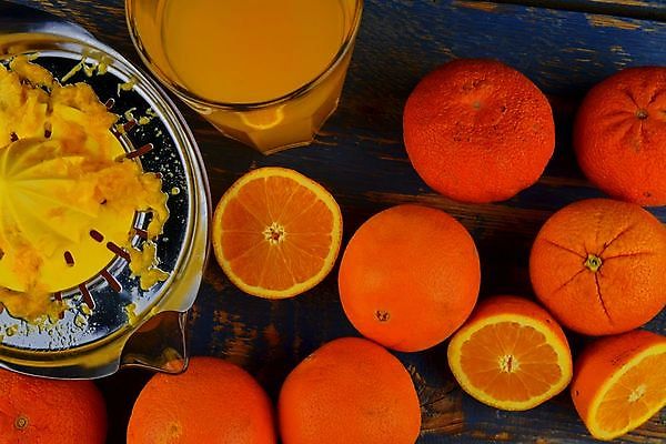 포토 JPG 해외이미지 음료 음식 조각 백그라운드 십자가 다이어트 오렌지 과일 부분 자연 유리 귤 건강 빨대 사람 사람없음 목재 노란색 주방 주스 추위 기구 공구 신선 액체 달콤 아침식사 자르기 먹기 준비 유기농 날것 숙성 채식주의자 해외202004 해외포토 나무 웰빙 컬러 재료 모션 재질 식사 도구 맛 생태계 채식 파일형식 이미지허브