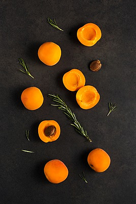 포토 JPG 잎 단면 나뭇잎 씨앗 사람없음 하이앵글 여러개 살구 플랫레이 국내포토 식물 뷰포인트 다수 과일 플랫 파일형식