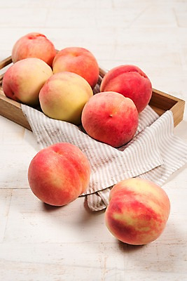 포토 JPG 과일 쟁반 사람없음 여러개 천 담기 복숭아 제철 제철과일 국내포토 다수 모션 직물 파일형식