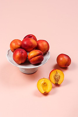 포토 JPG 접시 과일 단면 씨앗 사람없음 여러개 제철 천도복숭아 제철과일 국내포토 식물 식기 다수 복숭아 파일형식