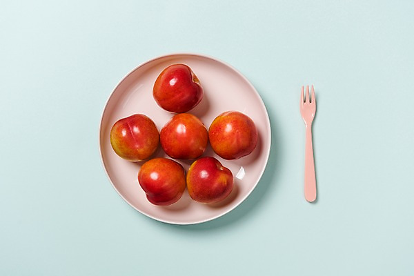 포토 JPG 접시 포크 과일 사람없음 하이앵글 여러개 자두 플랫레이 국내포토 식기 뷰포인트 다수 플랫 파일형식