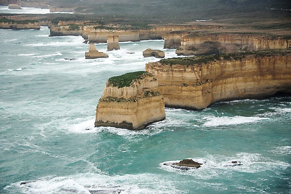 포토 JPG 주간 해외풍경 해외 바다 풍경 사람없음 야외 절벽 바위 호주 항공촬영 포트캠벨국립공원 12사도바위 국내포토 자연요소 뷰포인트 국립공원 돌_바위 오세아니아 파일형식