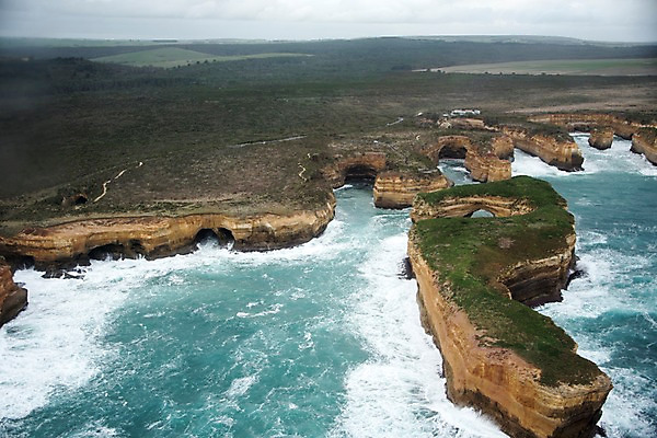 포토 JPG 주간 해외풍경 해외 바다 풍경 사람없음 야외 절벽 바위 호주 항공촬영 포트캠벨국립공원 12사도바위 국내포토 자연요소 뷰포인트 국립공원 돌_바위 오세아니아 파일형식