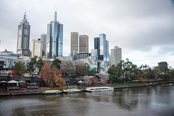 포토 JPG 주간 해외풍경 해외 하늘 풍경 빌딩 사람없음 야외 강 도시 호주 선박 국내포토 자연요소 수상교통 건물 오세아니아 파일형식