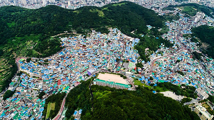포토 JPG 주간 사진 지붕 산 주택 한국 풍경 사람없음 야외 하이앵글 컬러풀 마을 부산 홈 항공촬영 오색 감천문화마을 알록달록 국내포토 자연요소 아시아 뷰포인트 컬러 건물 파일형식