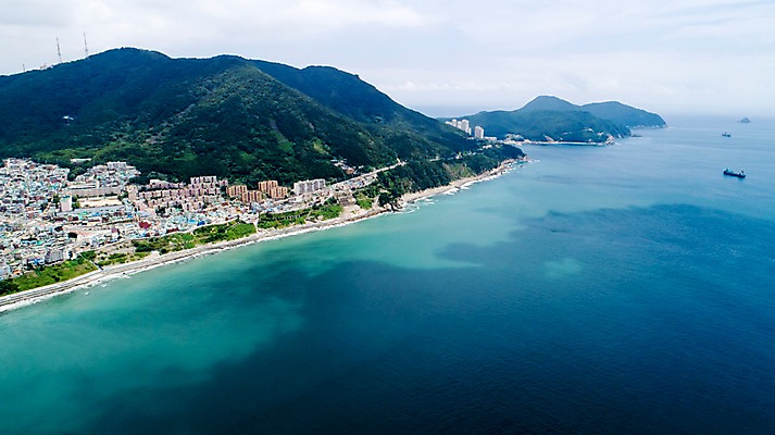 포토 JPG 주간 바다 사진 산 한국 풍경 사람없음 야외 건물 하이앵글 부산 항공촬영 영도 흰여울문화마을 국내포토 자연요소 건축물 아시아 뷰포인트 마을 파일형식