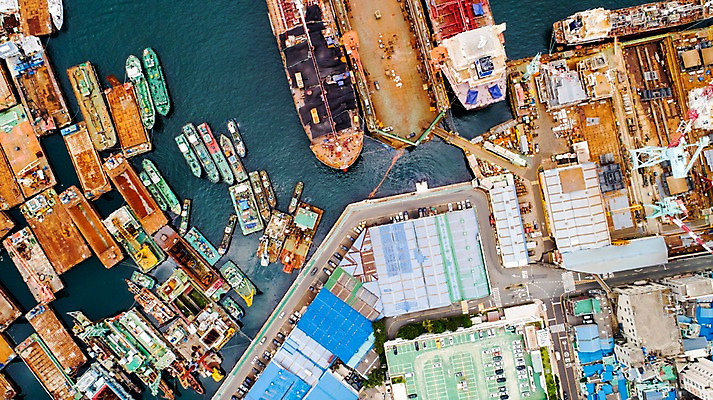포토 JPG 주간 바다 사진 한국 풍경 빌딩 사람없음 야외 건물 하이앵글 항구 부산 항공촬영 부산항 선박 국내포토 자연요소 건축물 아시아 뷰포인트 수상교통 교통시설 파일형식