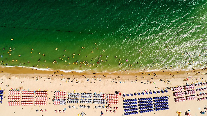 포토 JPG 주간 바다 사진 한국 풍경 해변 사람없음 야외 하이앵글 맑음 파라솔 해수욕장 부산 항공촬영 해운대 해운대해수욕장 국내포토 자연요소 아시아 뷰포인트 날씨 파일형식