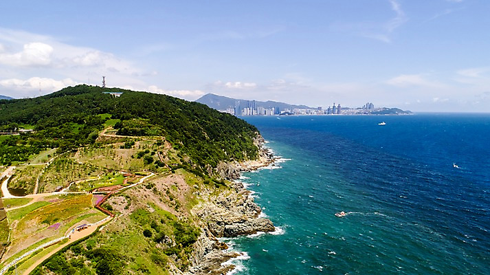 포토 JPG 주간 바다 사진 한국 풍경 빌딩 해변 사람없음 야외 건물 하이앵글 맑음 해수욕장 부산 항공촬영 국내포토 자연요소 건축물 아시아 뷰포인트 날씨 파일형식