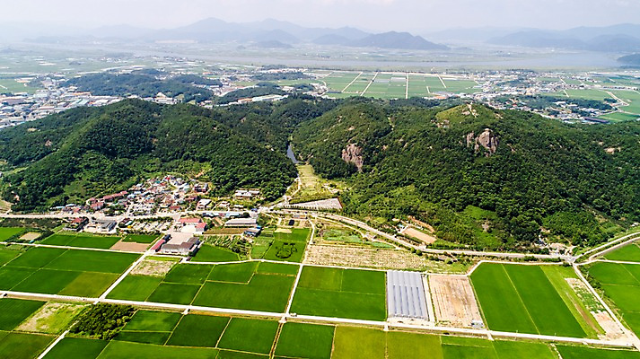 포토 JPG 주간 사진 산 한국 논 풍경 사람없음 야외 하이앵글 마을 부산 항공촬영 김해 봉하마을 국내포토 자연요소 아시아 뷰포인트 농업 경상남도 파일형식