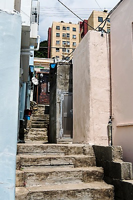 포토 JPG 주간 사진 한국 풍경 빌딩 사람없음 야외 건물 계단 마을 골목길 부산 감천문화마을 국내포토 자연요소 건축물 아시아 길 파일형식