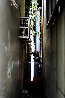 포토 JPG 주간 벽 사진 한국 벽면 풍경 사람없음 야외 아웃포커스 담장 마을 골목길 부산 가스통 감천문화마을 국내포토 자연요소 아시아 길 촬영기법 파일형식