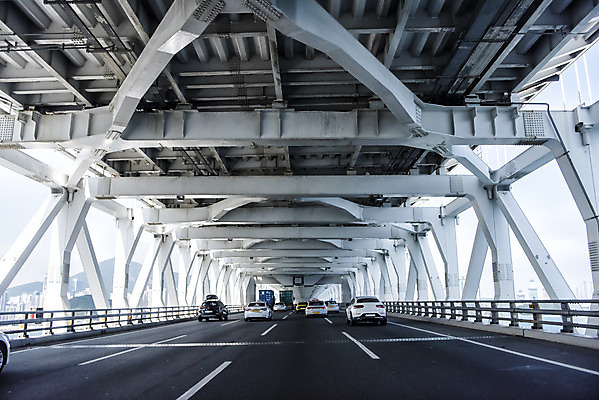 포토 JPG 주간 도로 사진 자동차 한국 풍경 사람없음 야외 차도 차 부산 광안대교 가교 국내포토 자연요소 건축물 아시아 길 음료 육상교통 교통시설 다리_건축물 파일형식