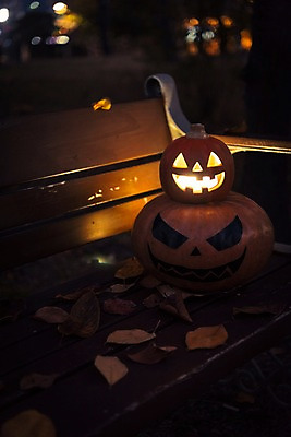 포토 JPG 벤치 나뭇잎 사람없음 야외 아웃포커스 빛 할로윈 야간 공포 잭오랜턴 국내포토 자연요소 잎 의자 촬영기법 파일형식