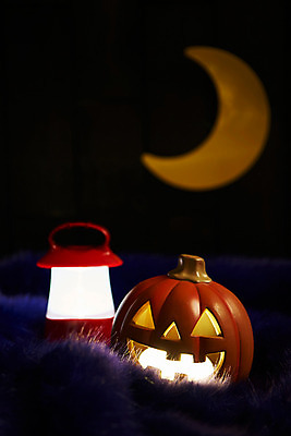 포토 JPG 스튜디오촬영 호박 실내 사람없음 할로윈 달 랜턴 잭오랜턴 국내포토 자연요소 채소 조명 내부 파일형식