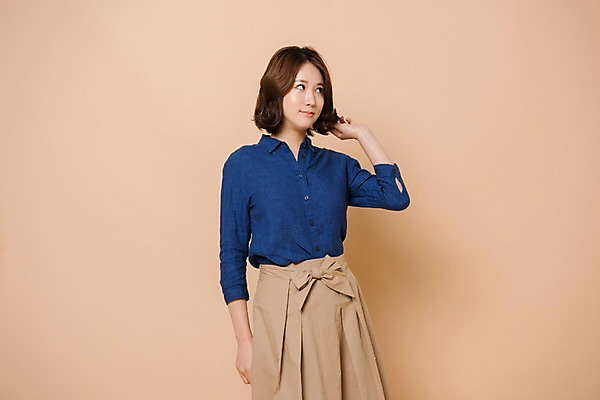 포토 JPG 스튜디오촬영 여자 컬러 생각 사진 모션 실내 한명 서기 미소 상반신 20대 성인 앞모습 한국인 여자한명만 성인여자한명만 베이지색배경 국내포토 1 뷰포인트 백그라운드 표정 사람 동양인 청년 내부 베이지색 여자만 성인여자만 파일형식