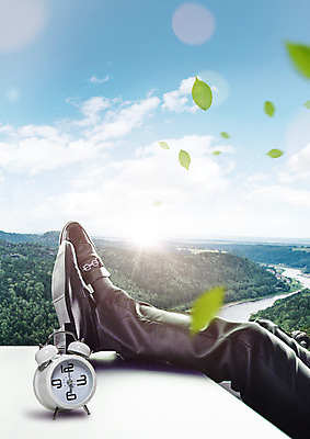 PSD 구름 편집이미지 남자 비즈니스 하늘 휴식 나뭇잎 산 한명 정장 강 자명종 다리 비즈니스맨 남성화 책상 이미지편집 자연요소 1 옷 시계 가구 신발 컨셉 잎 사람 신체부위 알람 직장인 파일형식