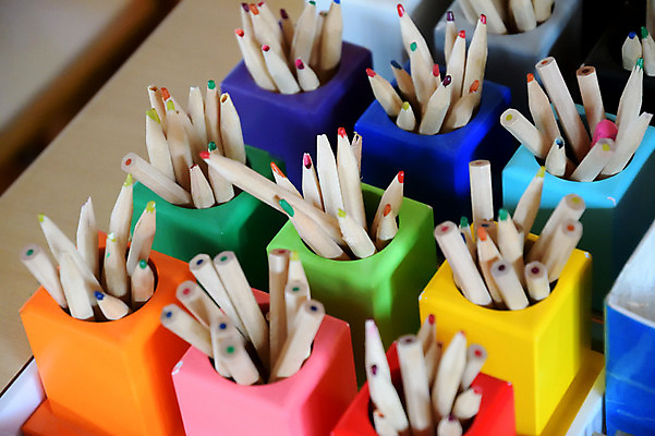 포토 JPG 색연필 사람없음 아웃포커스 오브젝트 연필꽂이 국내포토 문구용품 학용품 촬영기법 파일형식