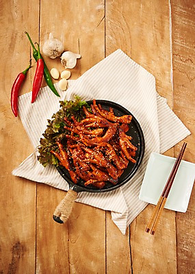 포토 JPG 스튜디오촬영 접시 한식 음식 젓가락 고추 실내 마늘 사람없음 목재 하이앵글 프라이팬 상추 천 닭발 플랫레이 매운닭발 나무배경 국내포토 나무 식기 뷰포인트 백그라운드 채소 재료 주방용품 수저 내부 직물 플랫 파일형식