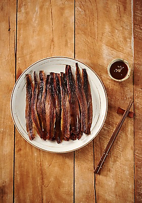 포토 JPG 스튜디오촬영 접시 한식 음식 젓가락 실내 사람없음 목재 하이앵글 소스 특산물 과메기 제철 플랫레이 제철음식 나무배경 국내포토 나무 식기 뷰포인트 백그라운드 재료 수저 내부 양념 플랫 파일형식