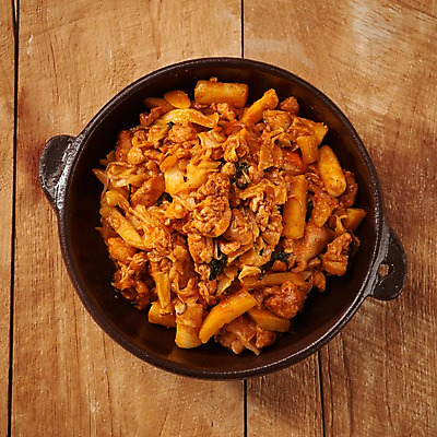 포토 JPG 스튜디오촬영 접시 한식 음식 실내 사람없음 목재 하이앵글 볶음 닭갈비 플랫레이 나무배경 국내포토 나무 식기 뷰포인트 백그라운드 재료 내부 닭고기 플랫 닭고기요리 파일형식