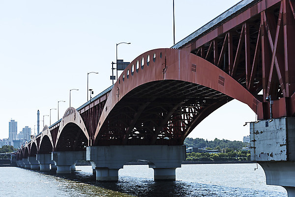 포토 JPG 주간 나무 하늘 서울 풍경 사람없음 야외 건물 강 한강 성산대교 가교 국내포토 자연요소 식물 건축물 한국 다리_건축물 랜드마크 파일형식