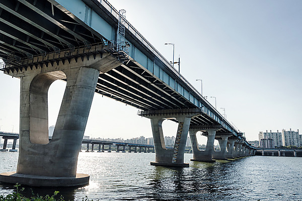 포토 JPG 주간 하늘 서울 풍경 사람없음 야외 강 한강 가교 천호대교 광진교 국내포토 자연요소 건축물 한국 다리_건축물 랜드마크 파일형식