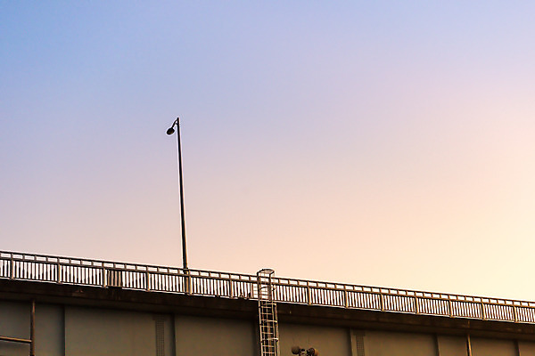 포토 JPG 주간 가로등 하늘 서울 사람없음 야외 노을 한강 가교 천호대교 국내포토 자연요소 건축물 공공시설 한국 다리_건축물 랜드마크 파일형식