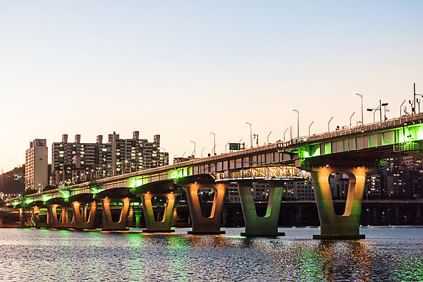 포토 JPG 주간 야경 하늘 서울 사람없음 야외 건물 빛 강 노을 한강 가교 광진교 국내포토 자연요소 건축물 한국 다리_건축물 야간 랜드마크 파일형식 풍경_경치