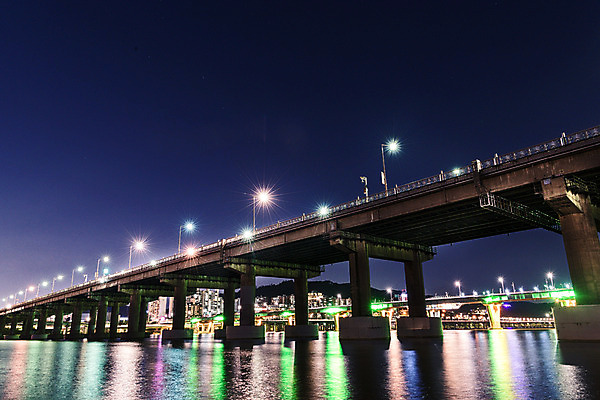 포토 JPG 야경 하늘 서울 사람없음 야외 건물 빛 강 한강 가교 광진교 국내포토 건축물 한국 다리_건축물 야간 랜드마크 파일형식 풍경_경치